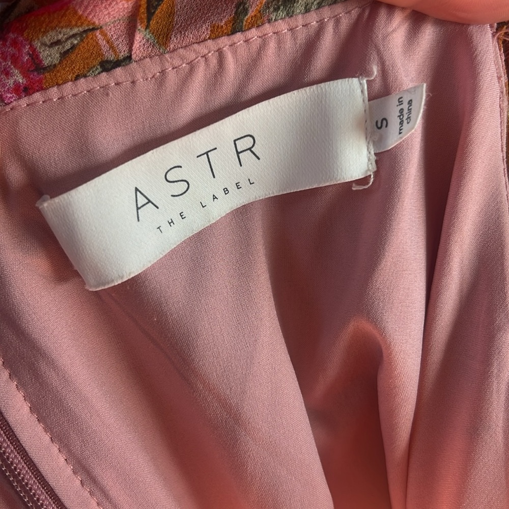 Astr Deveraux floral dress - Picture 5 of 7